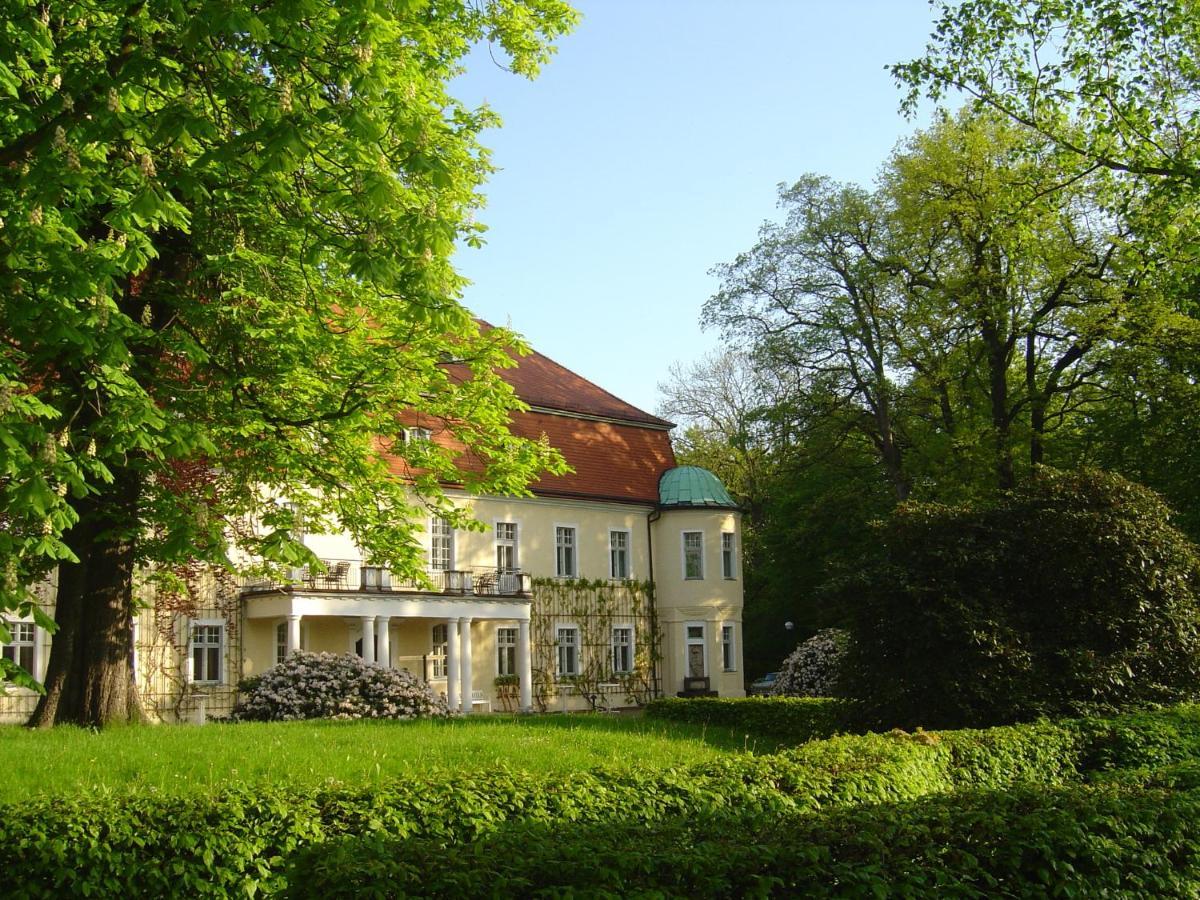 Neukirchen-Pleiße Hotel Schloss Schweinsburg מראה חיצוני תמונה