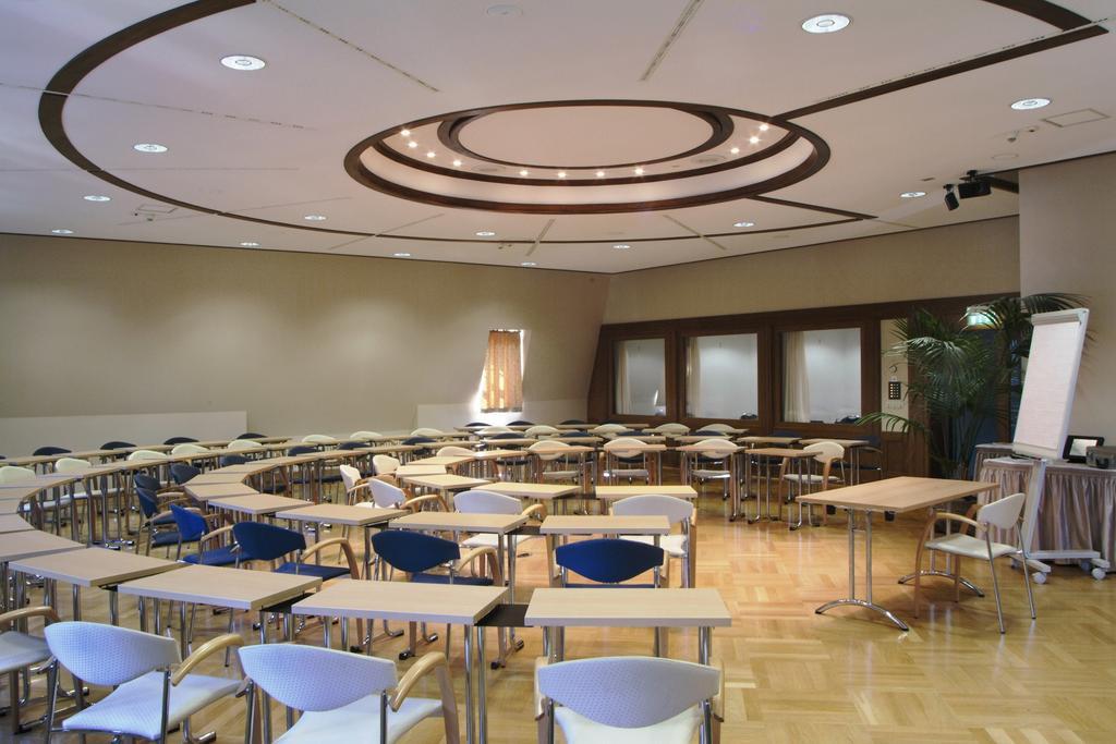 Neukirchen-Pleiße Hotel Schloss Schweinsburg עסק תמונה