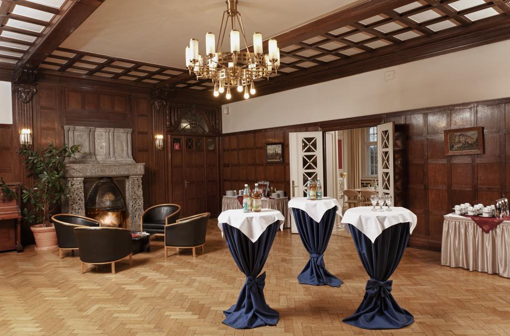 Neukirchen-Pleiße Hotel Schloss Schweinsburg מראה פנימי תמונה