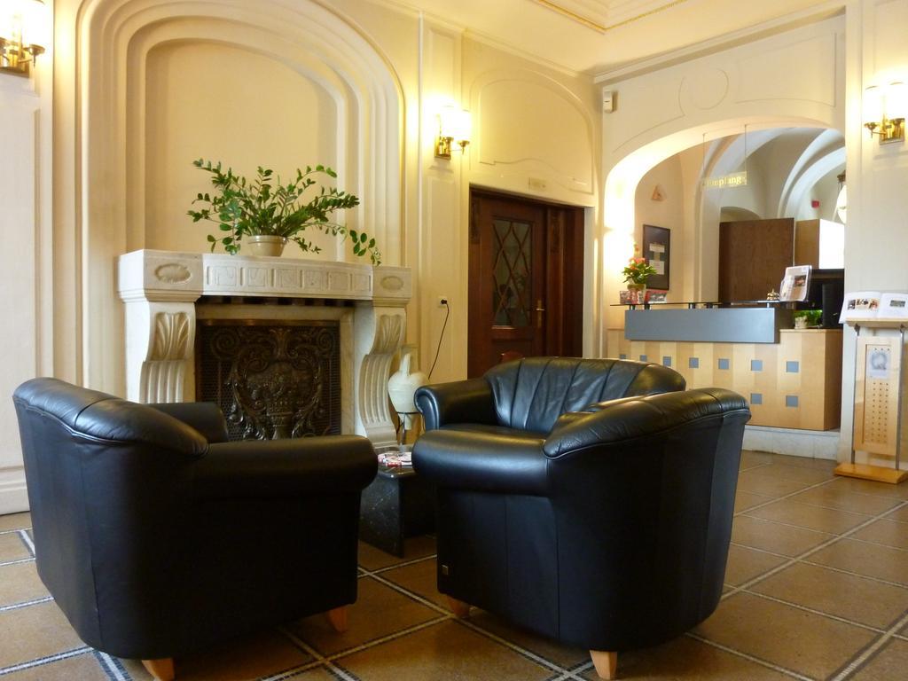 Neukirchen-Pleiße Hotel Schloss Schweinsburg מראה פנימי תמונה